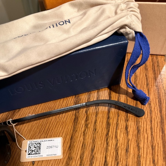 Louis Vuitton Sunglasses - Picture 7 of 15